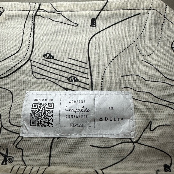 Someone Somewhere Envelope Travel Bag by Delta - Red and  Blue - Handmade - EUC - Picture 3 of 5